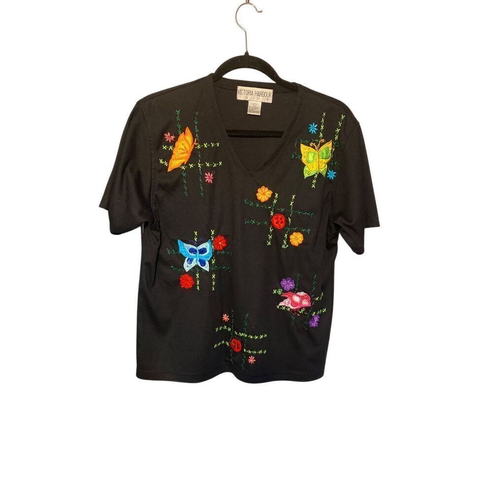 Victoria Harbour vintage, embroidered black V-neck, short sleeve T-shirt large
